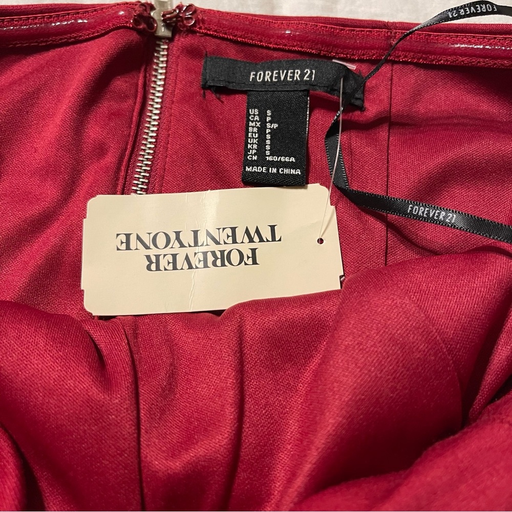 Red‎ strapless jumpsuit. - Picture 12 of 14